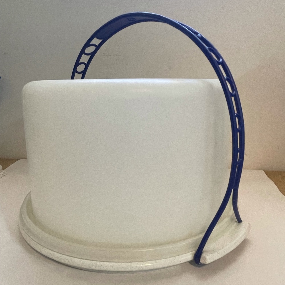 Vintage Tupperware Cake Keeper/Taker/Stand 3n1!